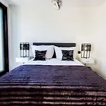 Daire Schicke Und Moderne Im Stadtzentrum By Interhome *