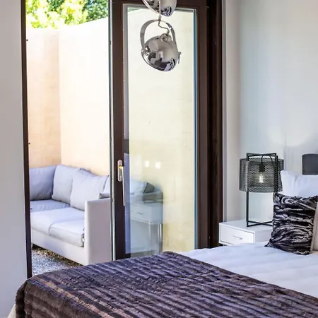 Schicke Und Moderne Im Stadtzentrum By Interhome