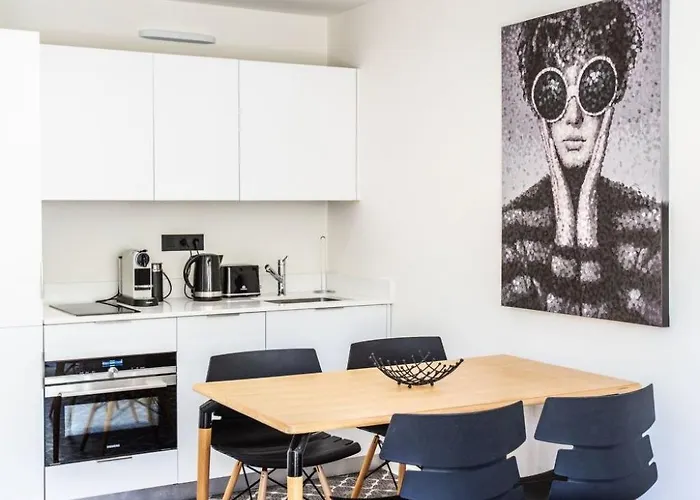 Schicke Und Moderne Im Stadtzentrum By Interhome Saint-Tropez