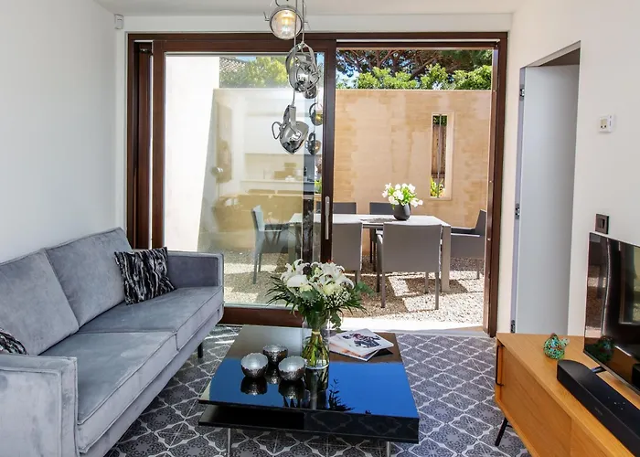 Appartement Schicke Und Moderne Im Stadtzentrum By Interhome Saint-Tropez